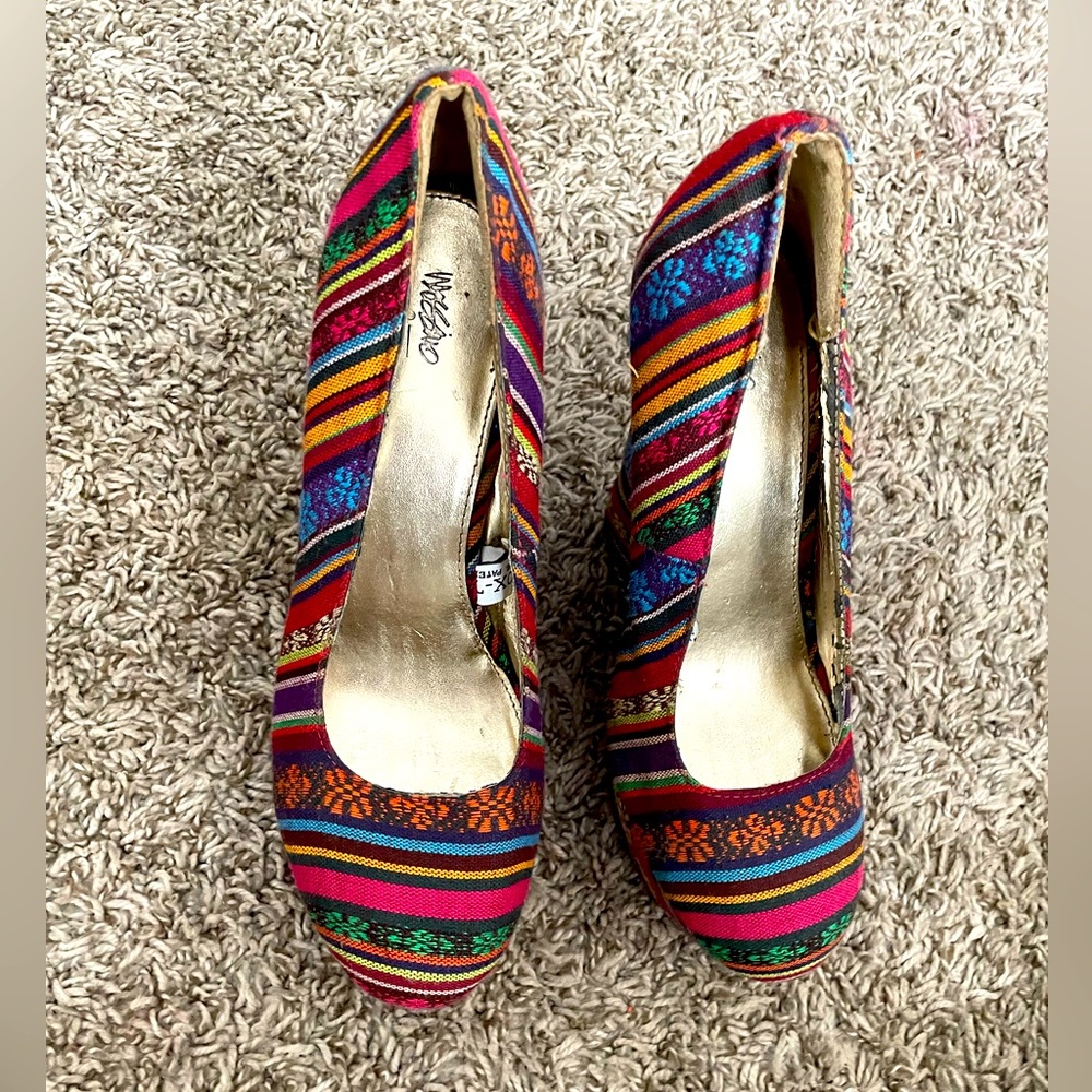 Like new wedge heels